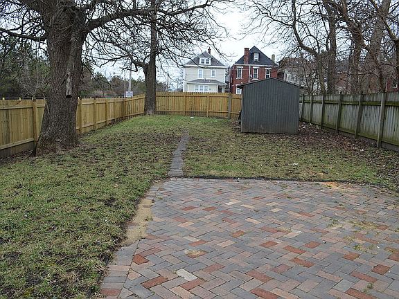 4th image of 614 Oakwood Ave