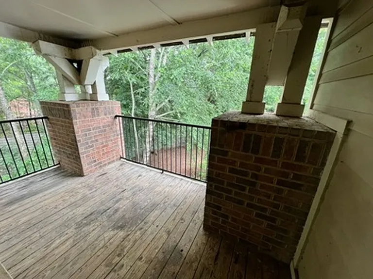 833-937 Old Greenville Hwy — Photo 21