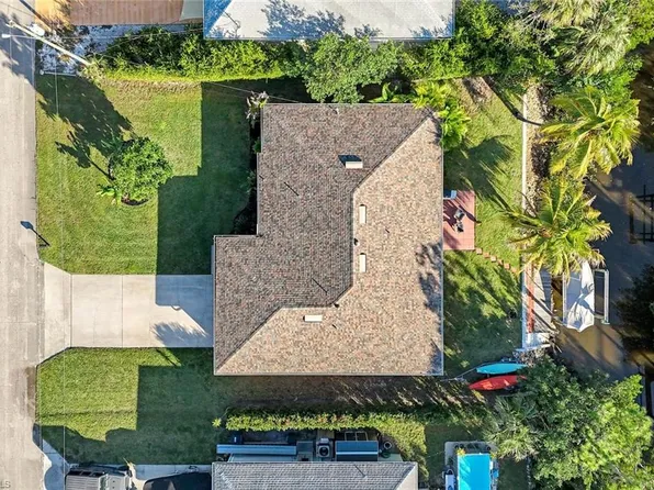 27065 Belle Rio DR, BONITA SPRINGS, FL 34135