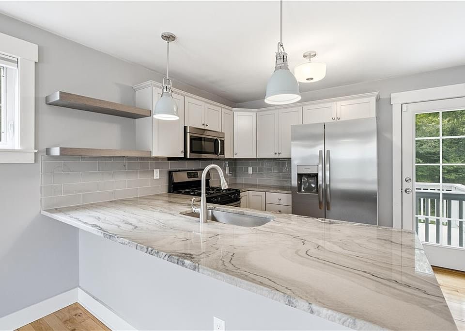 1st image of 12 Park Ave #13