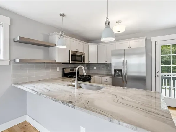 12 Park Ave #13, Narragansett, RI 02882