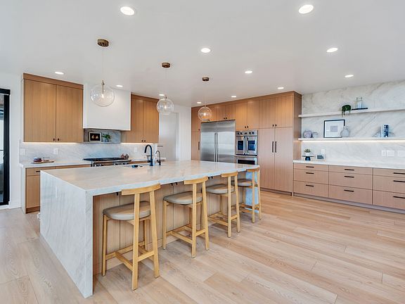 5th image of 3918 S Mapleton Estates Dr