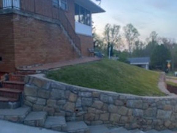 5th image of 711 Ellette Dr