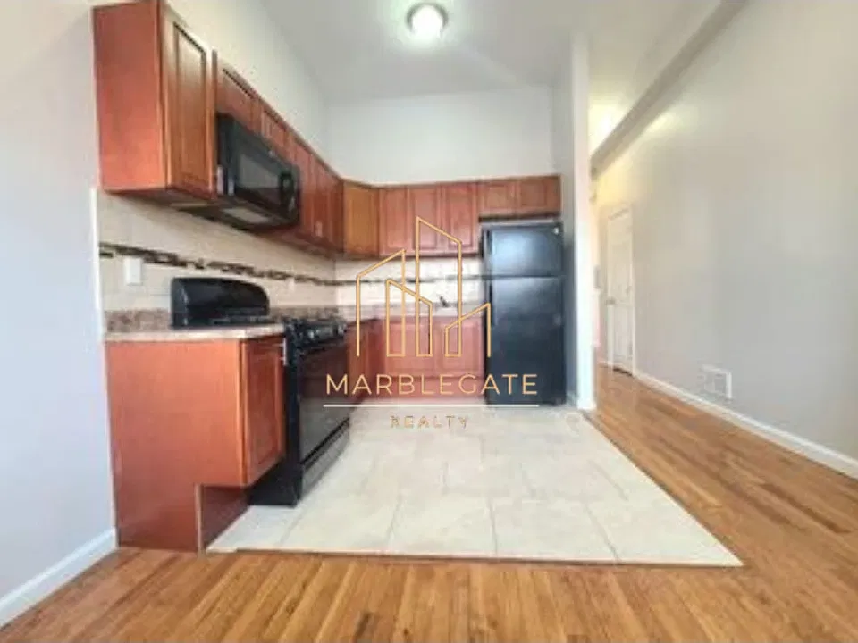 5 Hayward St #11R