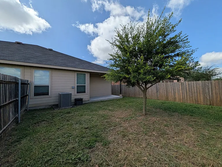371 Creekside Curv — Photo 25