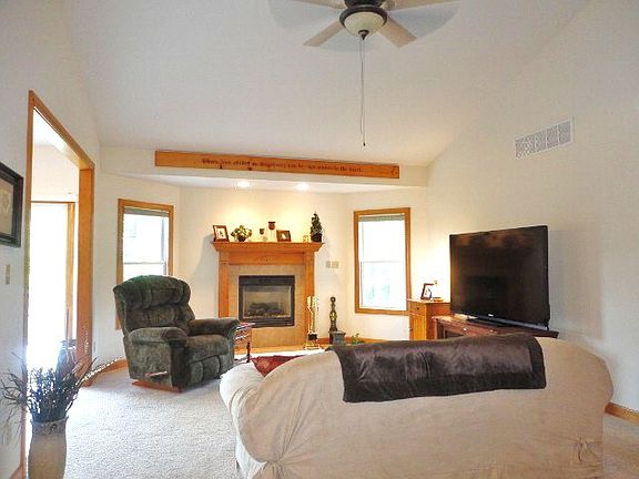 4th image of 206 Madelines Park Cir