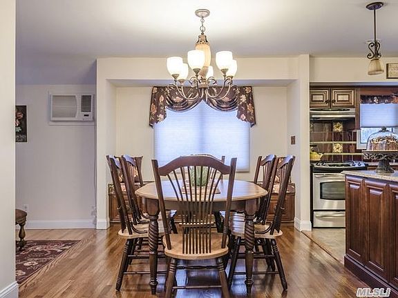 4th image of 33 Bluegrass Ln