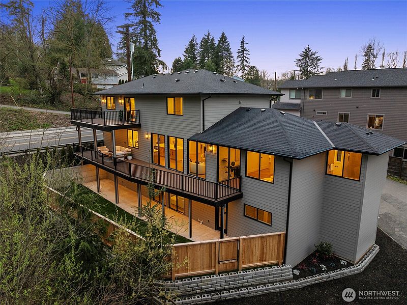 4th image of 19926 68th Avenue NE