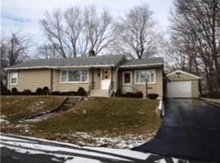 38 Whitmore Dr, Springfield, MA 01104