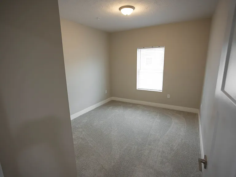 Riverbend Apartments — Photo 12