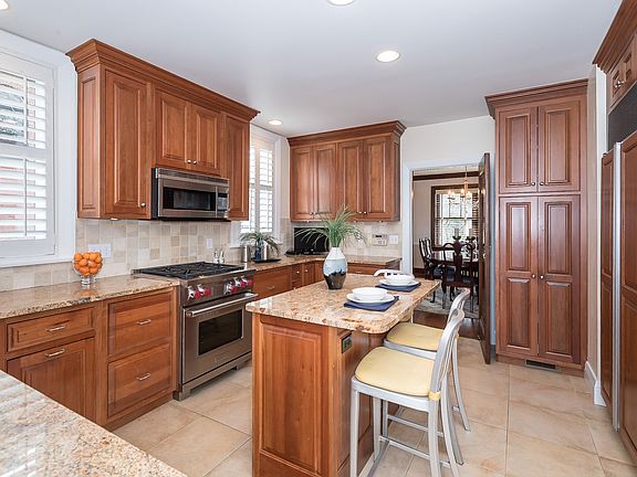 3rd image of 7419 York Dr