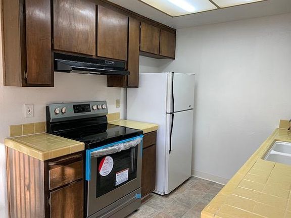 3rd image of 1951 Scarborough Dr #20