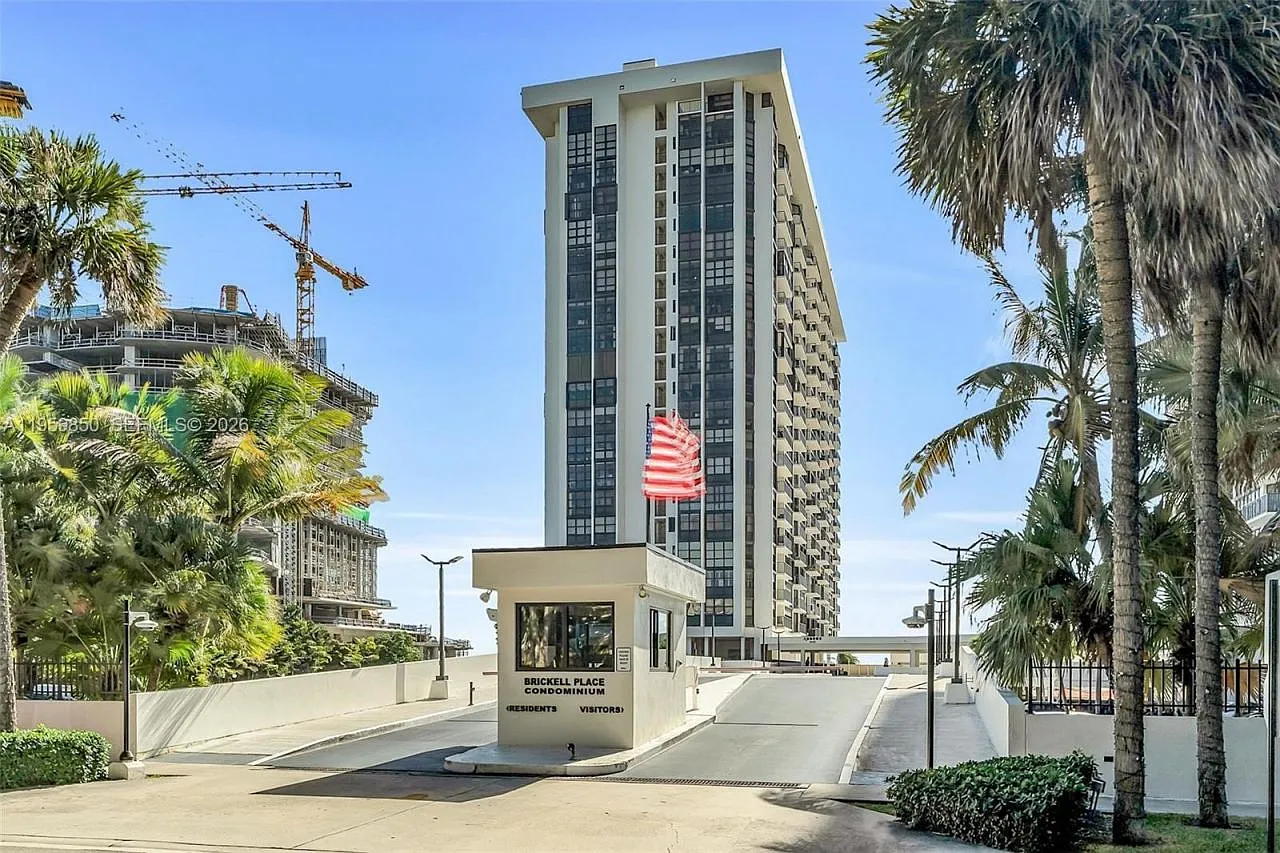 1 bed, 2.0 bath, 1064 sqft, $3,200 — Photo 4