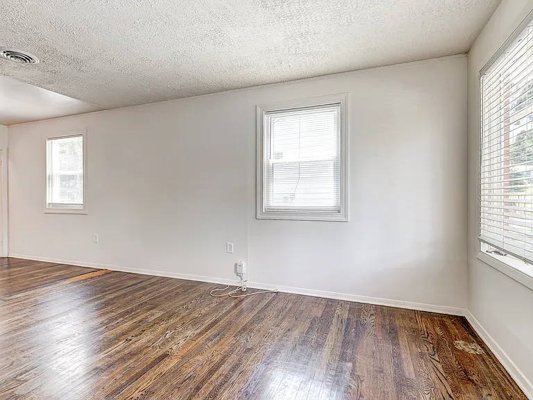 103 Wilgate Rd — Photo 5