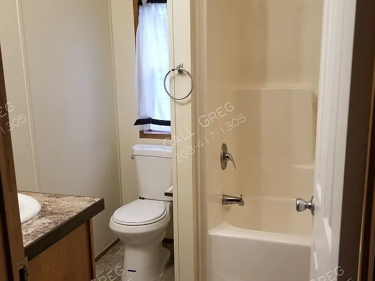 105 Bayberry Ln — Photo 4