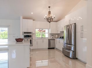 8425 SW 185th St, Cutler Bay, FL 33157