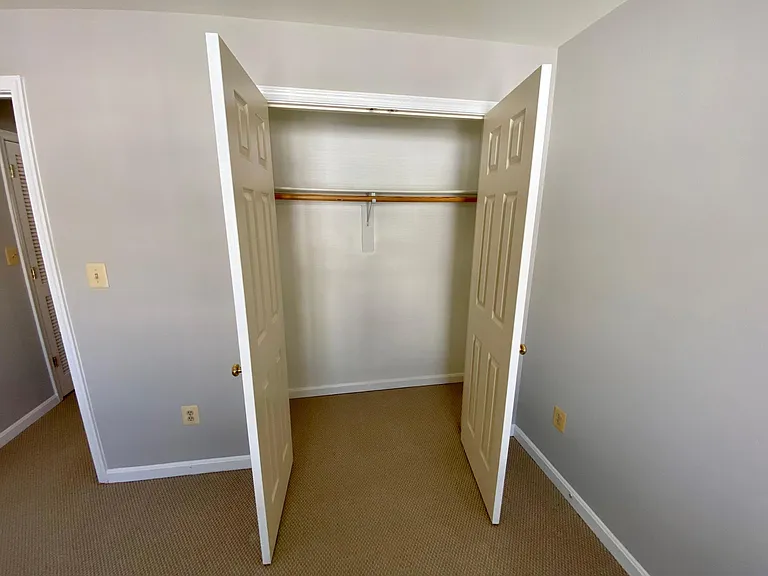 Closet in 2nd bedroom