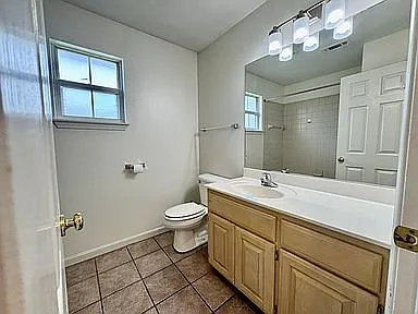 806 Almoo St — Photo 3