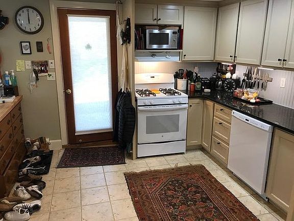 kitchen toward entrance