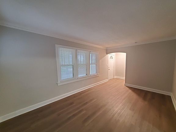 4th image of 339 Kensington Ave