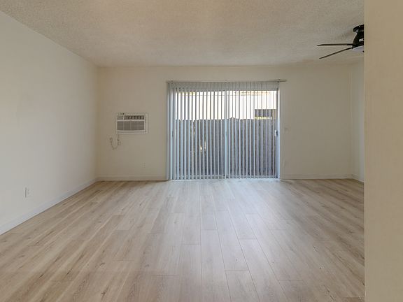 5th image of 8200 Owensmouth Ave #5
