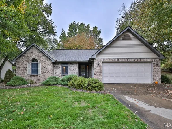 6 Shaderest Ct, Glen Carbon, IL 62034