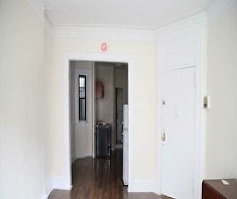 1st image of 529 E 81st St