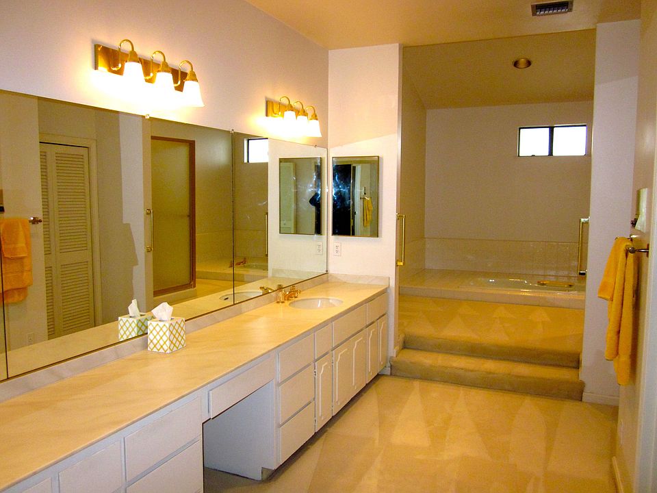 2nd image of 24 Mansion Ct #726