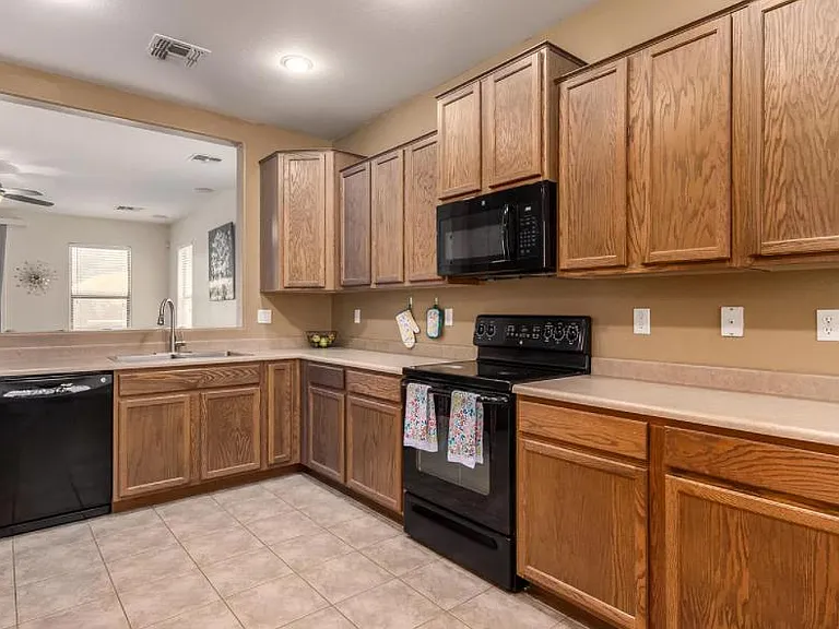 4419 W T Ryan Ln — Photo 8