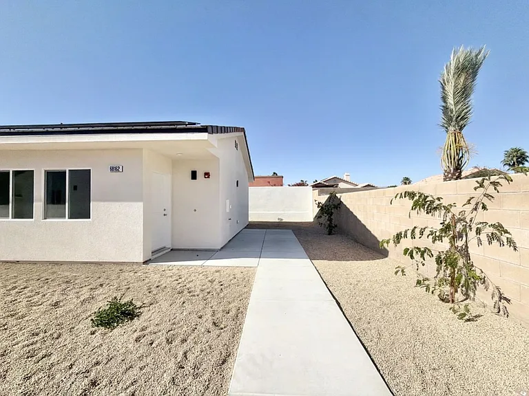 68160-68162 Modalo Rd — Photo 16