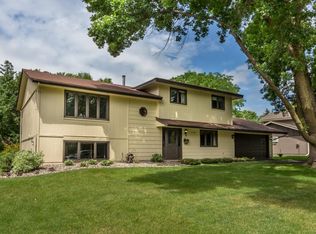 12708 Country View Ln, Burnsville, MN 55337