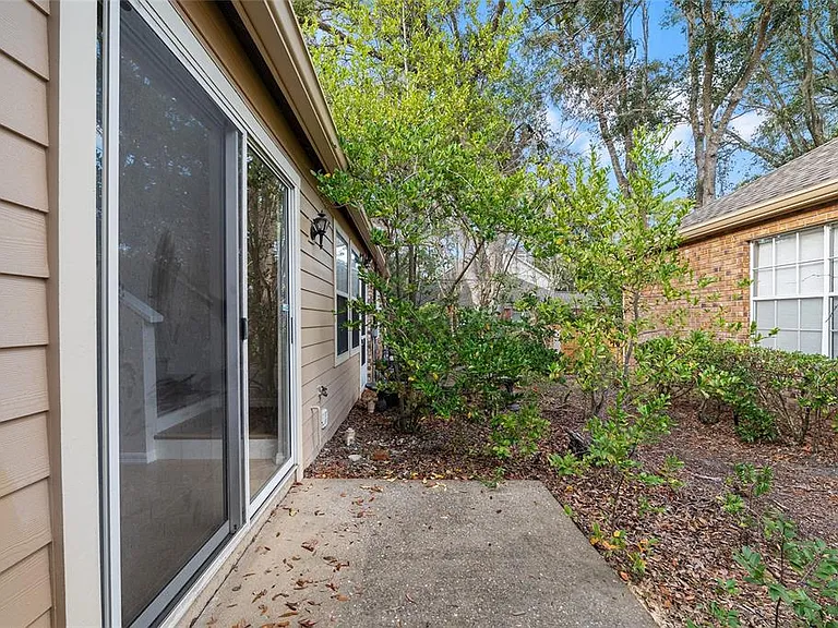 9755 SW 52nd Rd — Photo 38