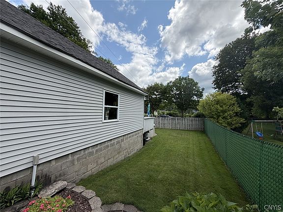 4th image of 367 Otsego St
