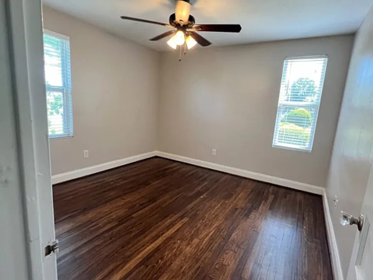 Avondale I Apartments — Photo 20