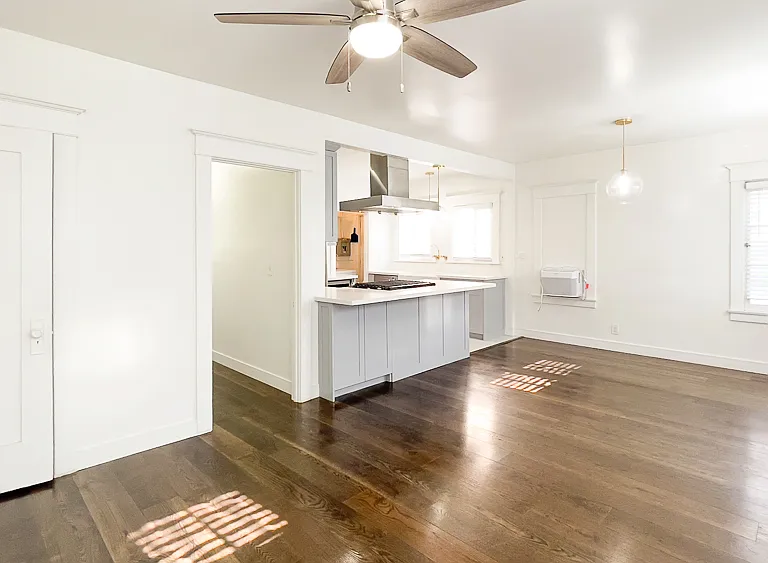 1020 N Kingsley Dr — Photo 1