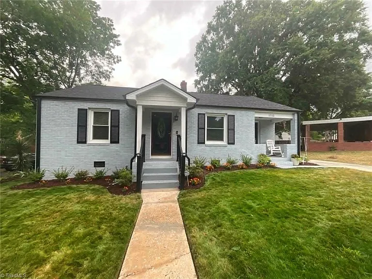 1712 N Mebane St — Photo 2