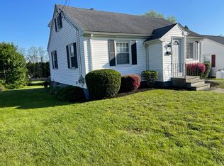 198 Bay View Ave, Bristol, RI 02809