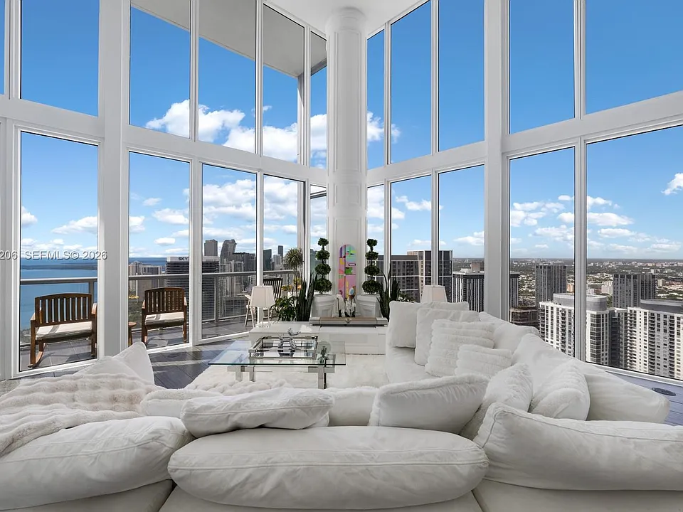 888 Biscayne Blvd #5701