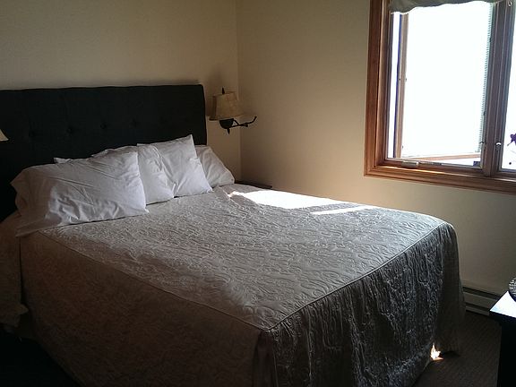 5th image of 3532 N. Duluth Ave. #4