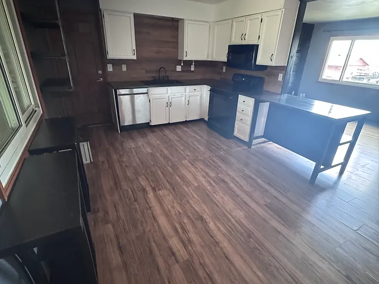 417 Skyway Dr — Photo 4