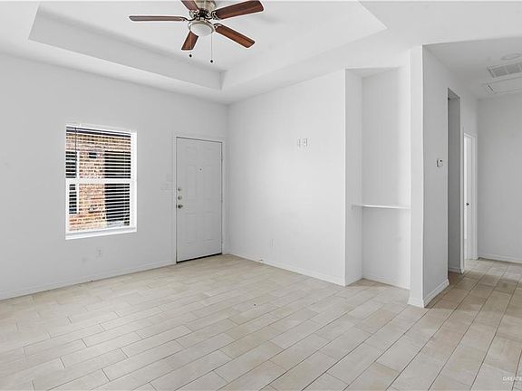 5th image of 3601 Valeria St #4