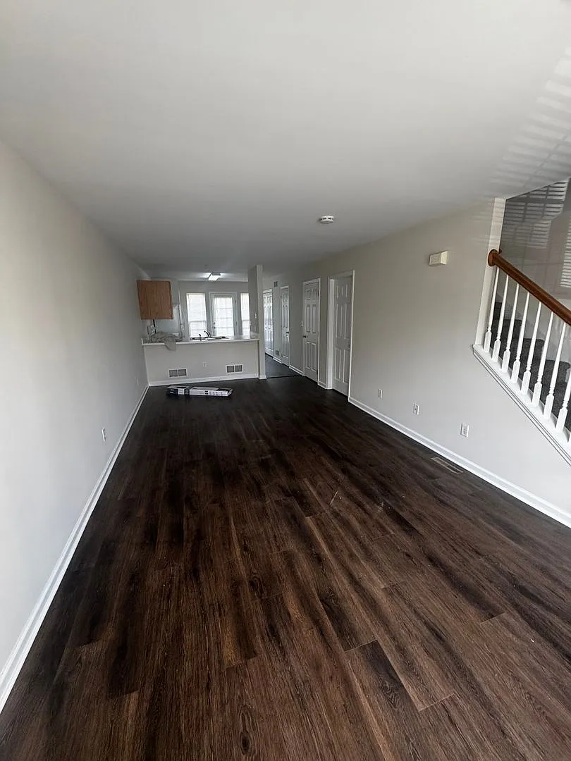 30-33 Eastwick Lane — Photo 3