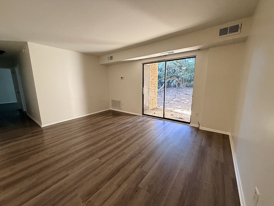 1st image of 1004 Sandlin Pl Unit D-1