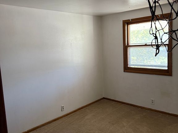 3rd image of 6838 W Acacia St