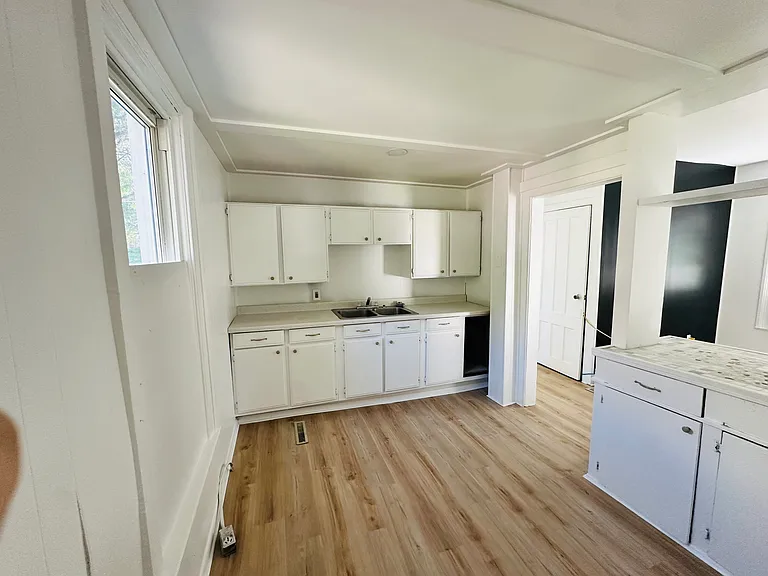 436 S Hamilton St — Photo 8