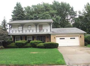 1045 Roslyn St, Mount Clemens, MI 48043