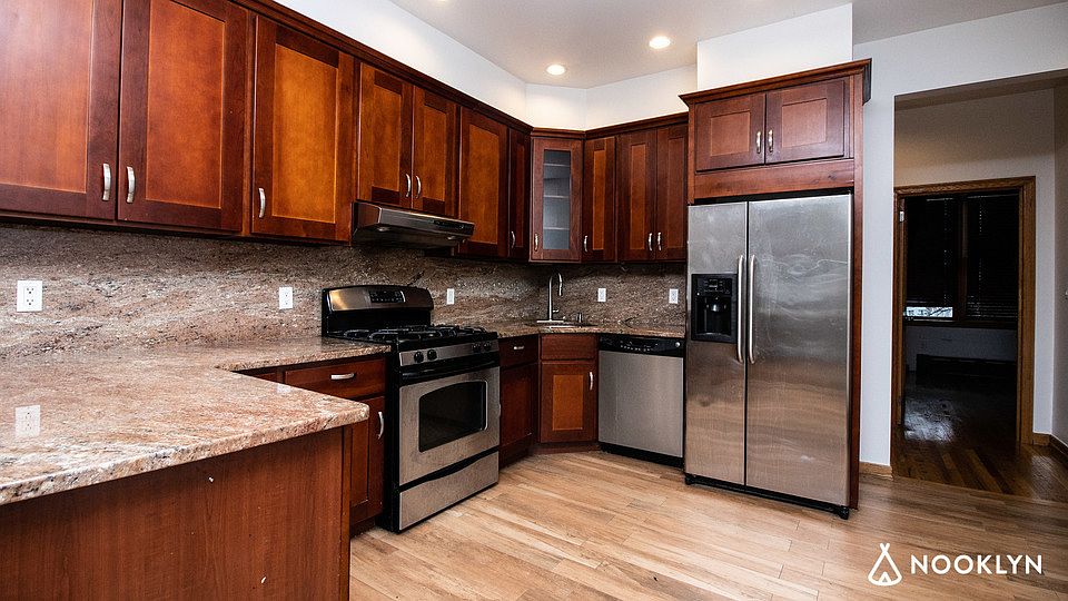 1st image of 662 Washington Ave #1