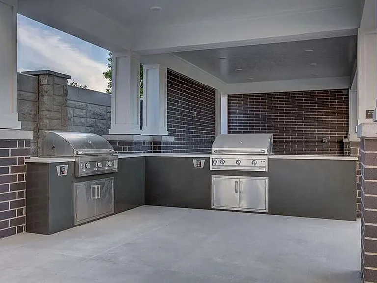 21LUX Apartments — Photo 11
