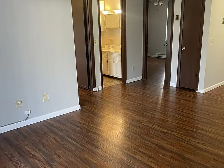 102 McConnell St — Photo 13