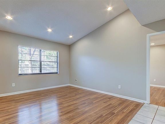 4th image of 4947 Pennsbury Dr